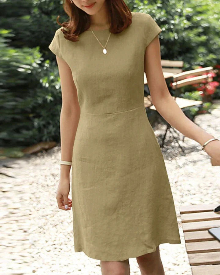 Elegante abito estivo con maniche delicate