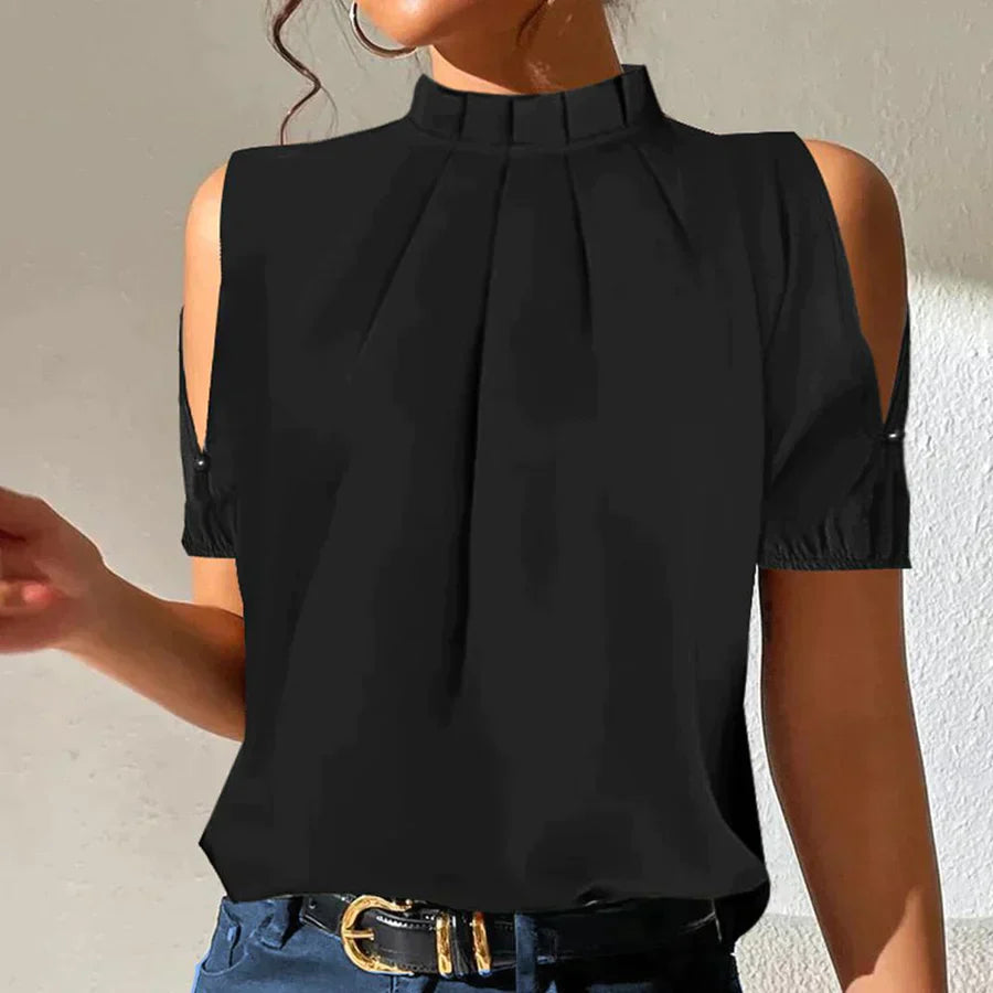 Lola – top nero plissettato con maniche a spacco
