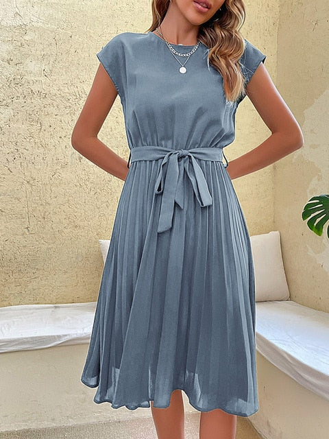Claire - mini abito casual plissettato a maniche corte per l'estate 2023