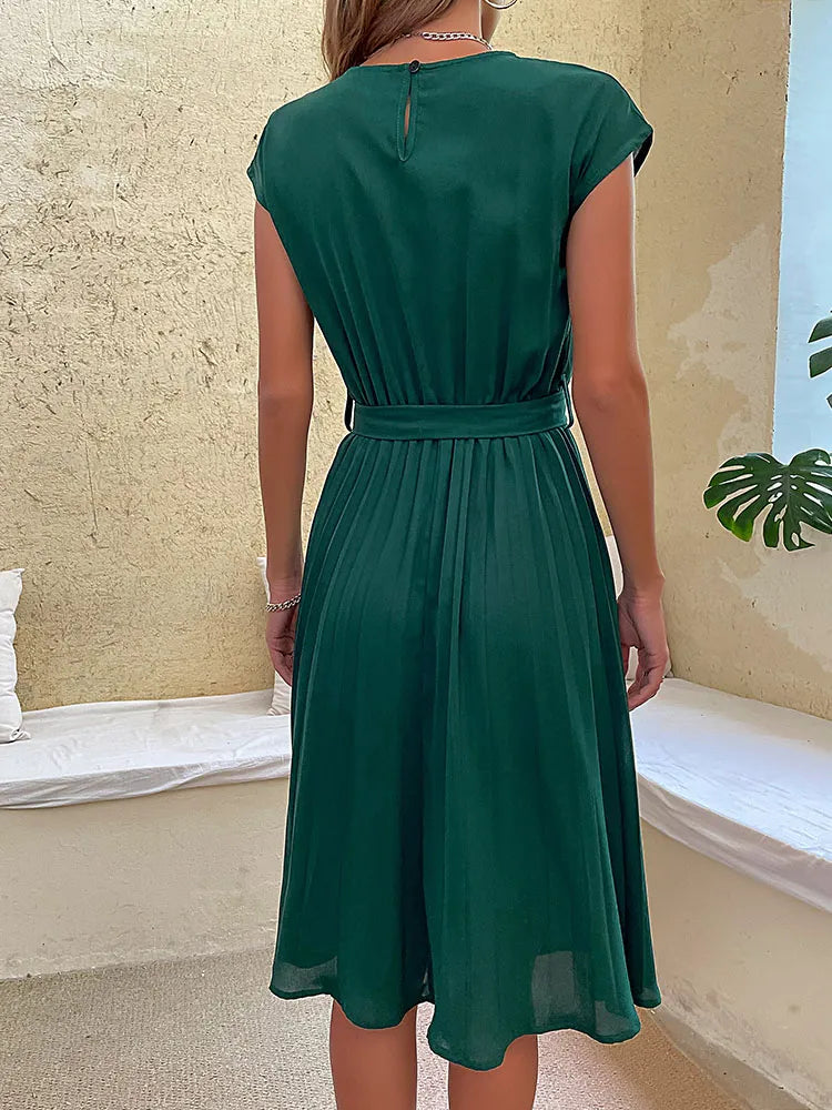 Claire - mini abito casual plissettato a maniche corte per l'estate 2023