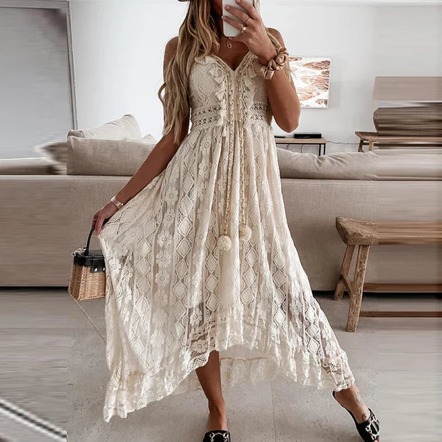 Emilia - abito in pizzo bianco con scollo a Vv