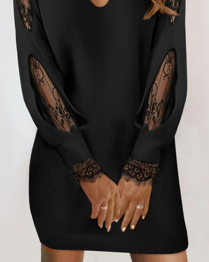 Charlotte – abito corto casual con finiture in pizzo