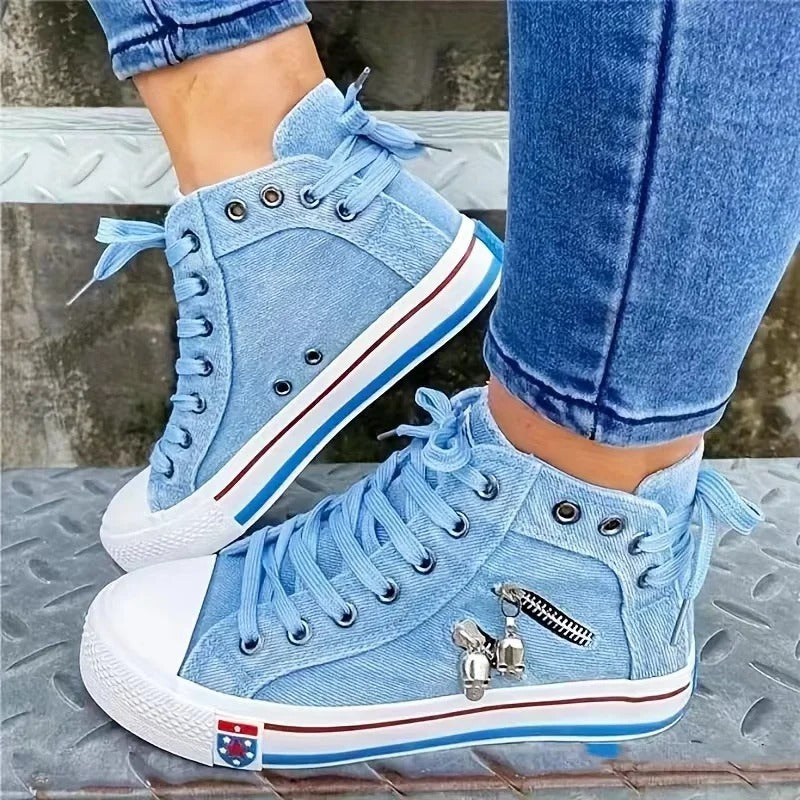 Look jeans da sneaker di tendenza urbana e cerniera
