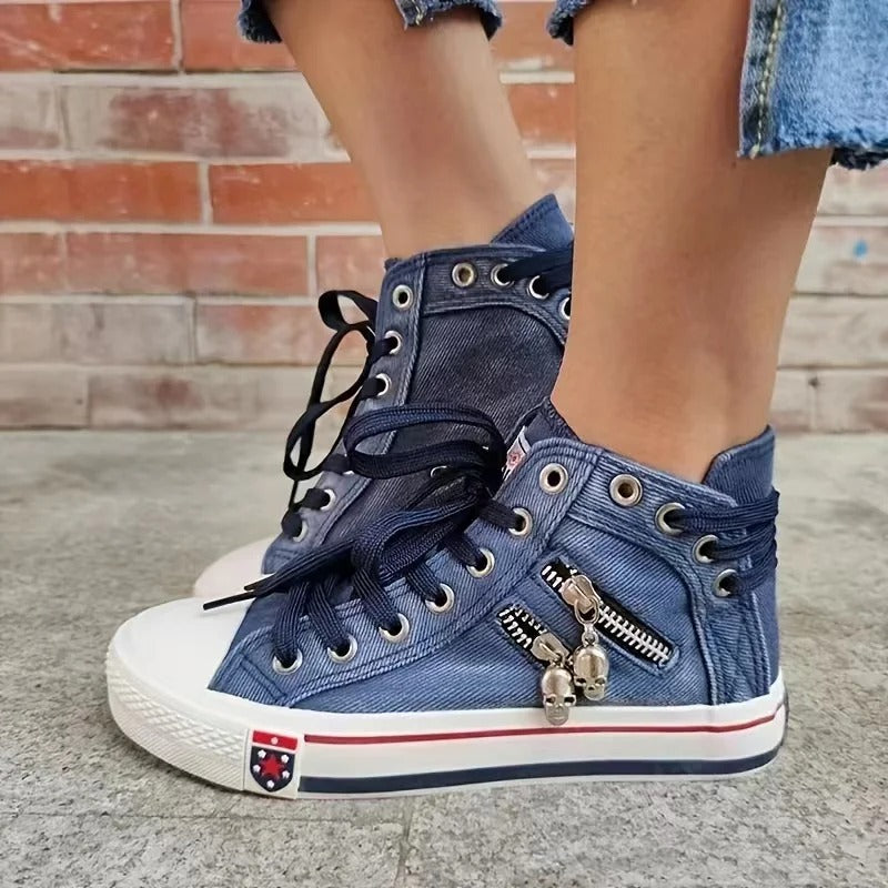 Look jeans da sneaker di tendenza urbana e cerniera
