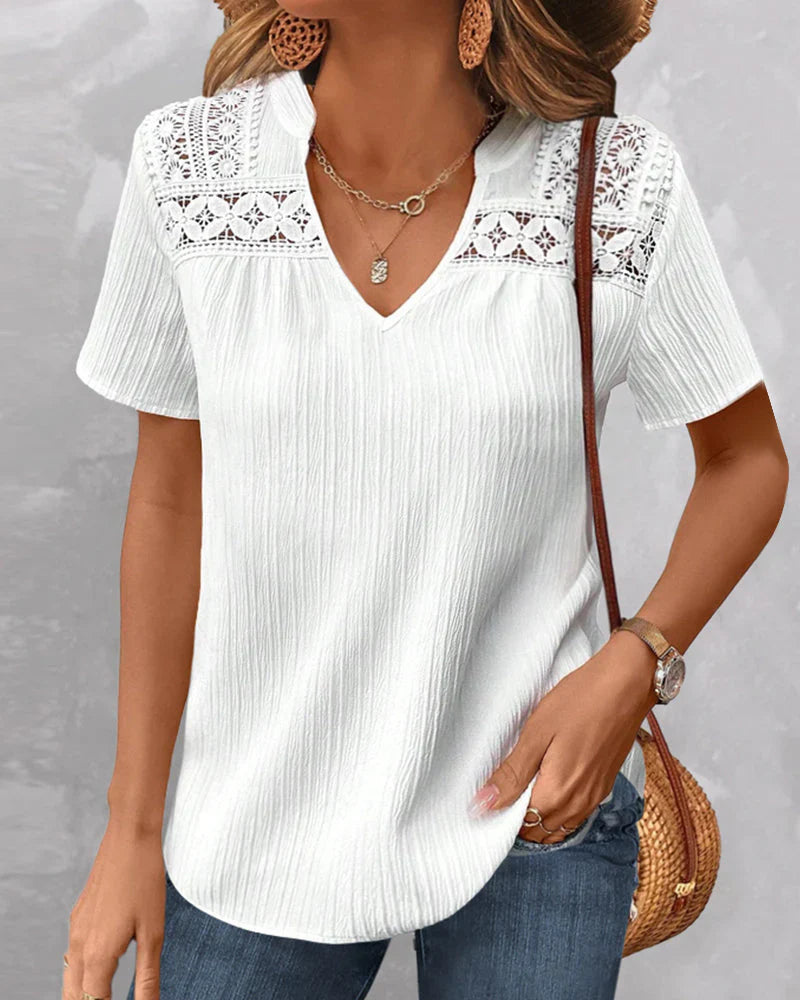 Emely - t-shirt chic con scollo a V e dettaglio in pizzo