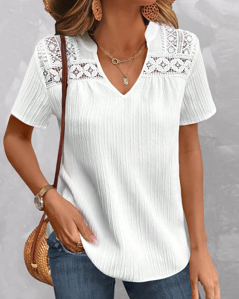 Emely - t-shirt chic con scollo a V e dettaglio in pizzo