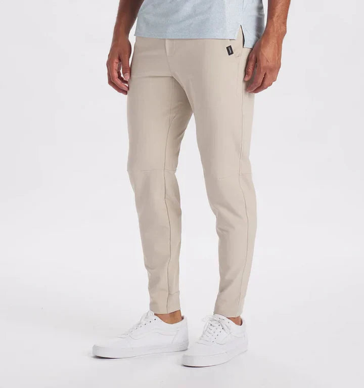 Pantaloni da abito da uomo moderni e flessibili: libertà di movimento e stile