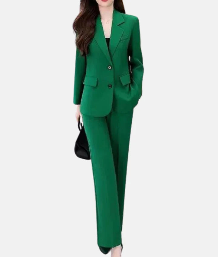 Tailleur pantalone elegante con blazer sartoriale