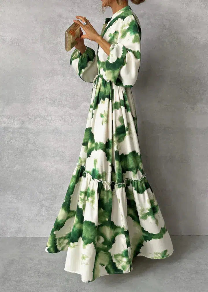 Charlotte – elegante abito lungo verde con scollo a V e maniche lunghe