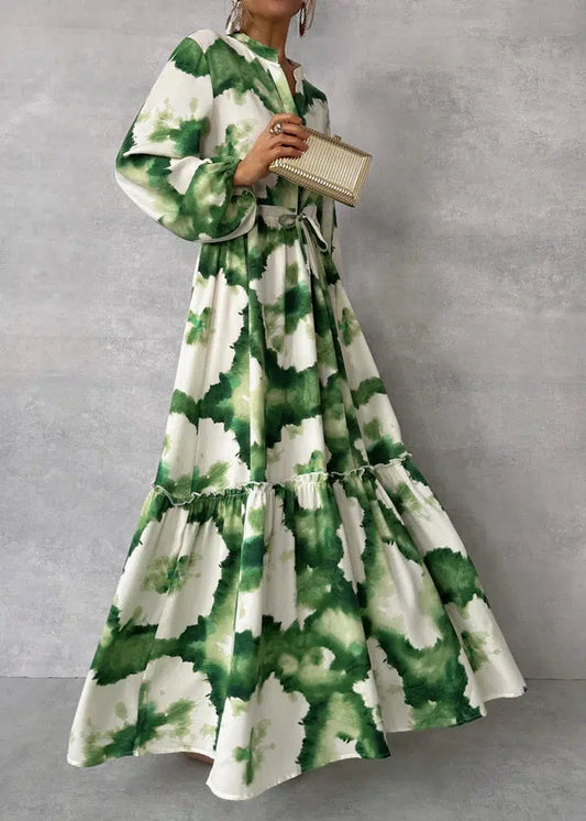 Charlotte – elegante abito lungo verde con scollo a V e maniche lunghe